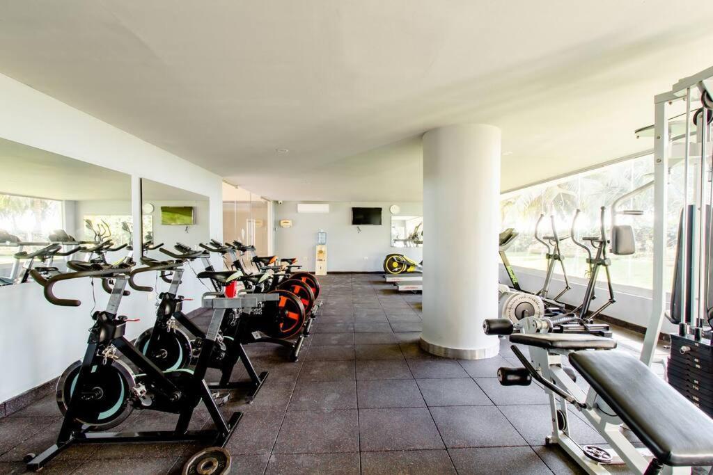 Hermoso Apartamento: Beachfront Comfort with Direct Access Cartagena Exterior photo