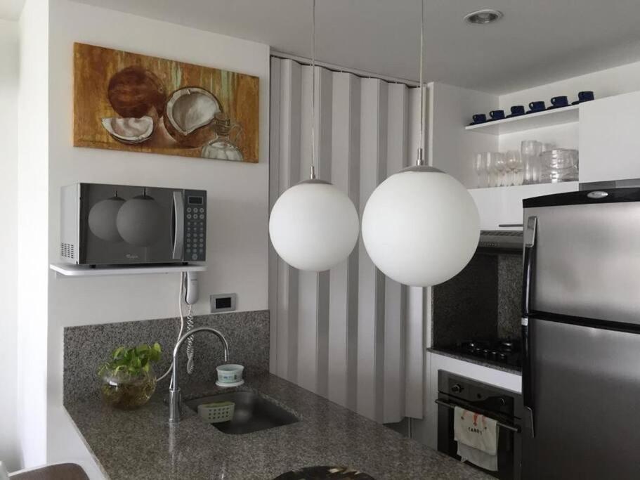 Hermoso Apartamento: Beachfront Comfort with Direct Access Cartagena Exterior photo