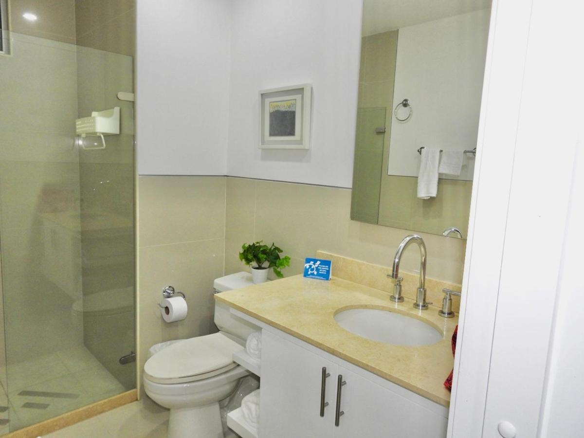 Hermoso Apartamento: Beachfront Comfort with Direct Access Cartagena Exterior photo
